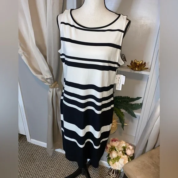 NWT 16 Liz Claiborne Black White Stripes Back Zip Belt Loops Sleeveless Dress - Picture 2 of 16